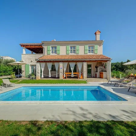 In Srebrni I With Pool Near Marea Vila *