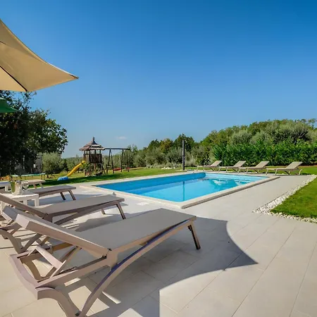Vila In Srebrni I With Pool Near Marea *