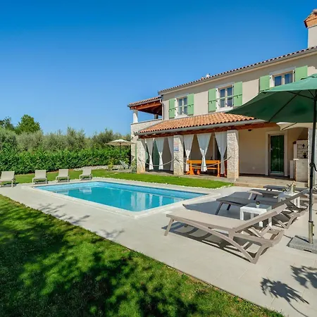 Vila In Srebrni I With Pool Near Marea