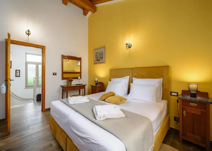 In Srebrni I With Pool Near Marea