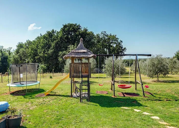 Vila In Srebrni I With Pool Near Marea *