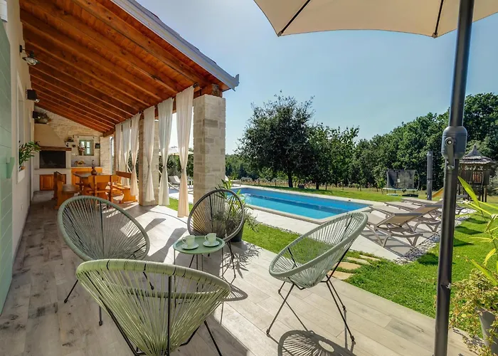 In Srebrni I With Pool Near Marea * Stuti