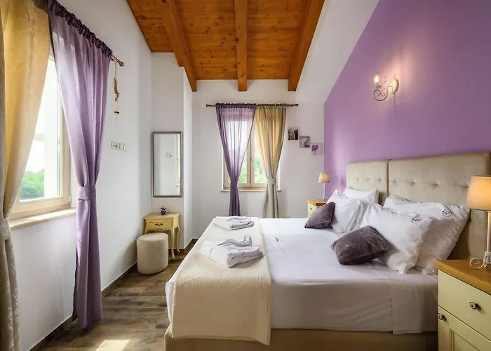 Vila In Srebrni I With Pool Near Marea *