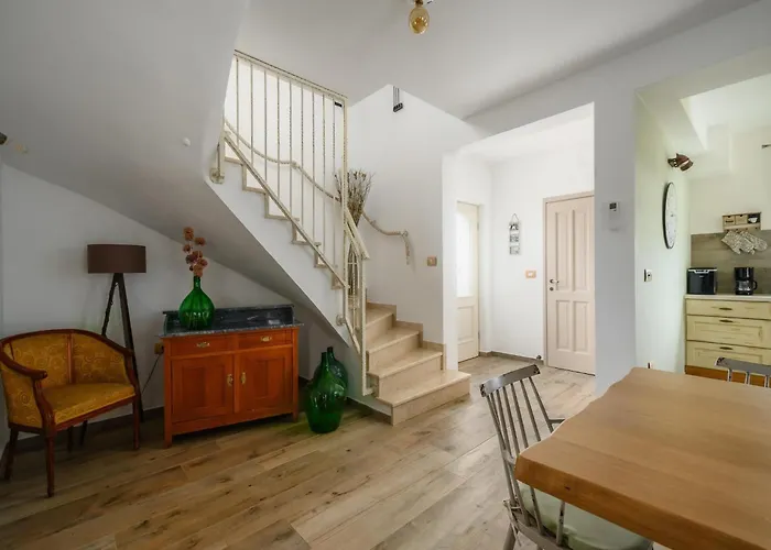 Vila In Srebrni I With Pool Near Marea Stuti